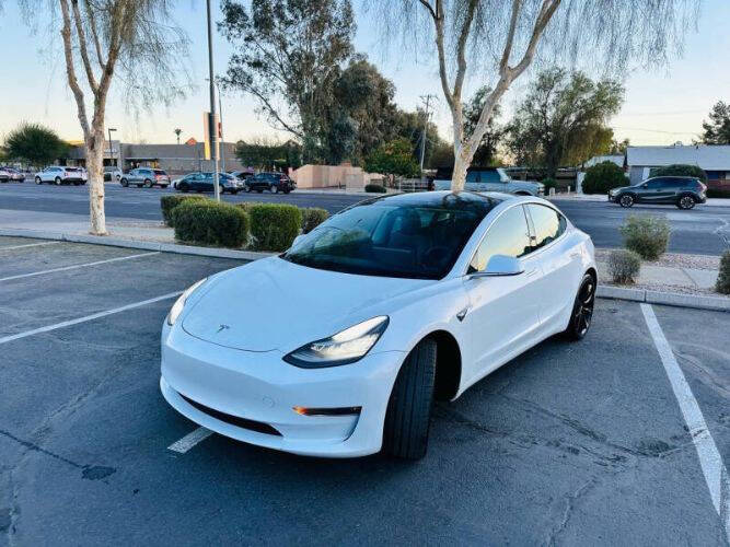 White 2019 Tesla Model 3 Performance AWD Performance 4dr Fastback 1