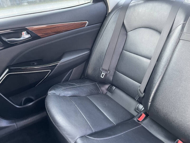 2017 Kia Cadenza Premium