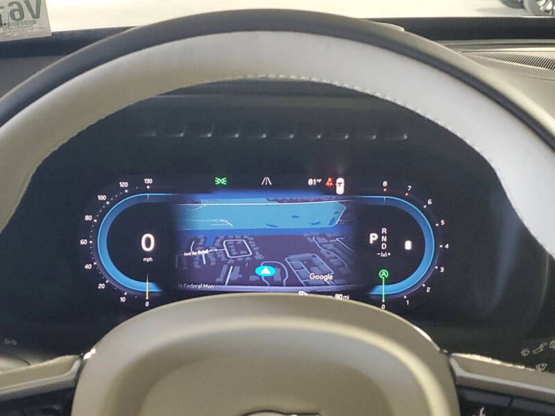 2025 Volvo XC90 B6 Ultra Bright Theme 6P