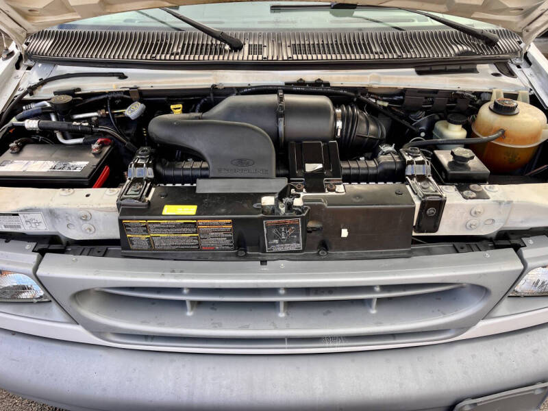 1999 Ford E-150 Chateau