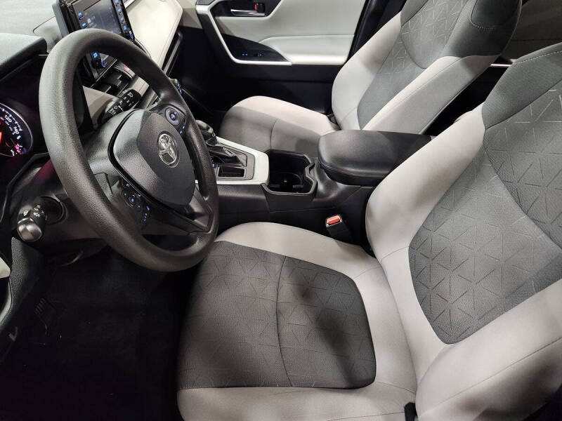 2022 Toyota RAV4 XLE