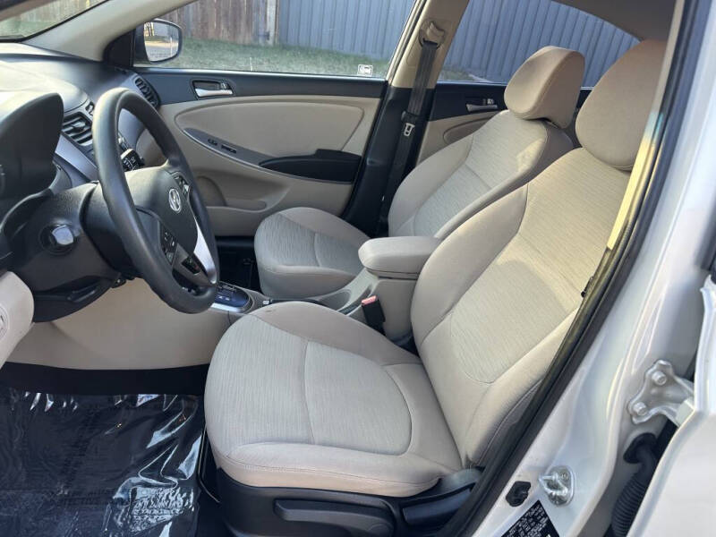 2016 Hyundai Accent SE