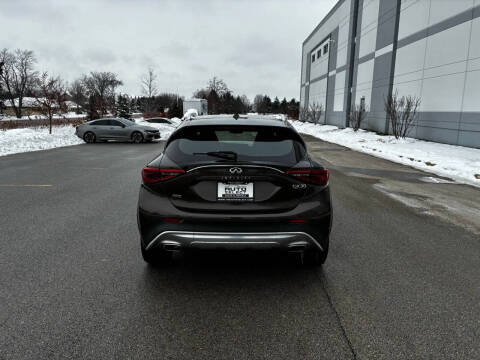 2017 Infiniti QX30 Premium