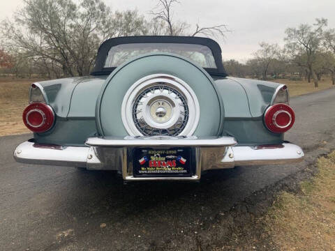 1956 Ford Thunderbird