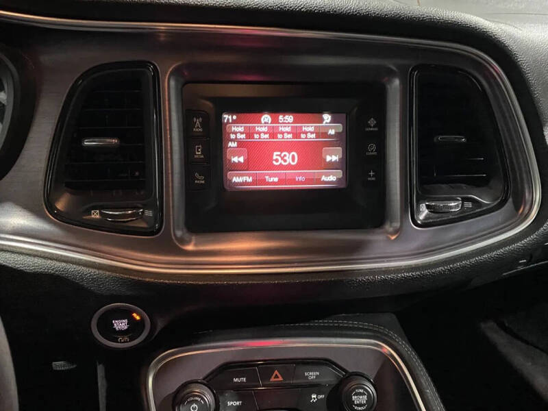 2017 Dodge Challenger SXT