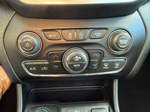 2022 Jeep Cherokee Latitude Lux