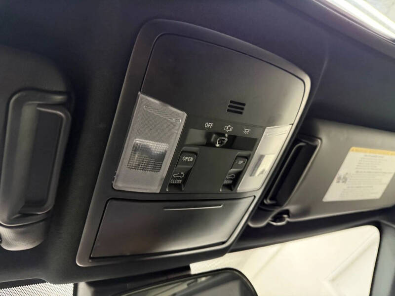 2017 Toyota RAV4 Hybrid SE