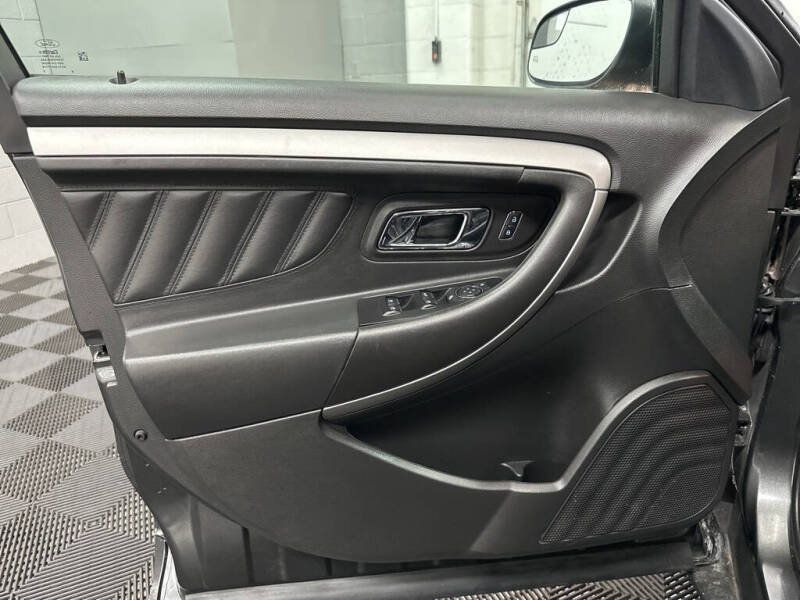 2018 Ford Taurus SEL