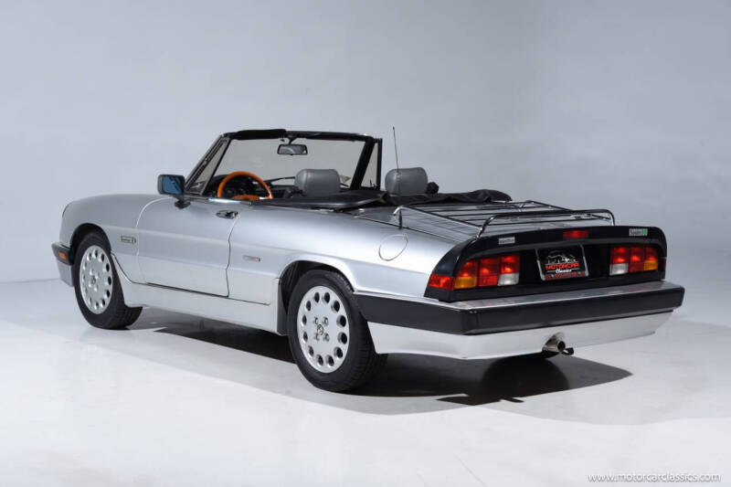 1987 Alfa Romeo Spider Quadrifoglio