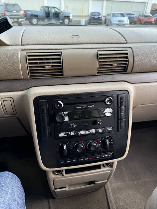 2004 Ford Freestar S