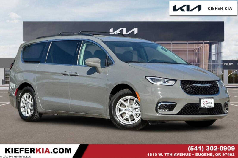 2022 Chrysler Pacifica for sale at Kiefer Kia in Eugene OR