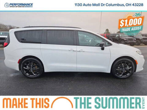 2026 Chrysler Pacifica Select