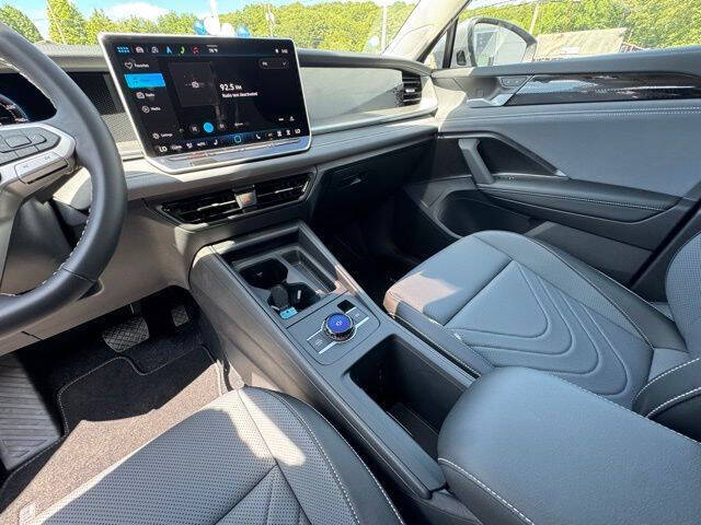 2025 Volkswagen Tiguan SE 4Motion