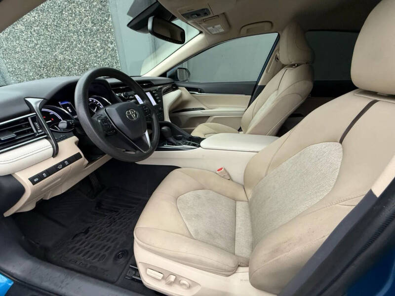 2019 Toyota Camry Hybrid LE