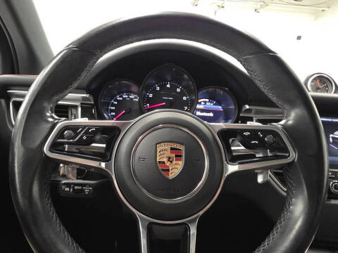 2017 Porsche Macan