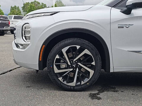 2025 Mitsubishi Outlander PHEV SEL