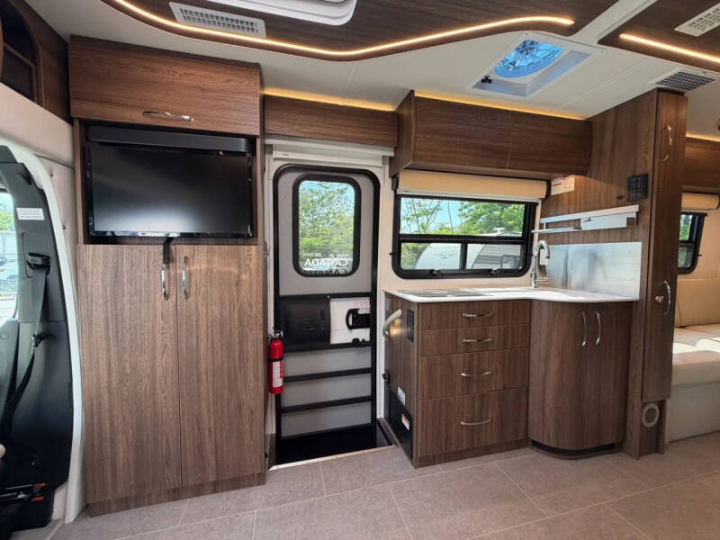 2024 Mercedes-Benz Sprinter