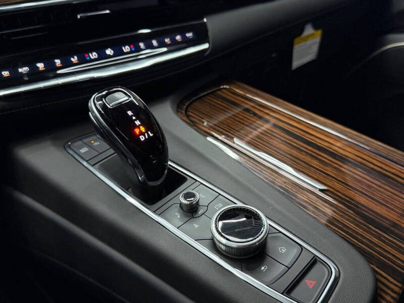 2024 Cadillac Escalade Luxury