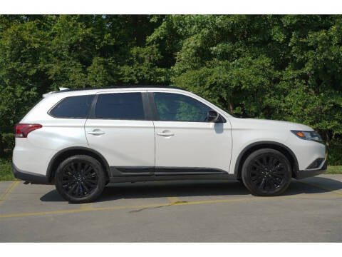 2020 Mitsubishi Outlander LE