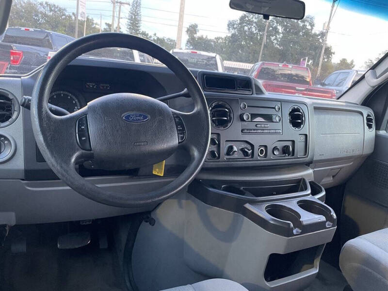 2011 Ford E-Series E-350 SD XLT