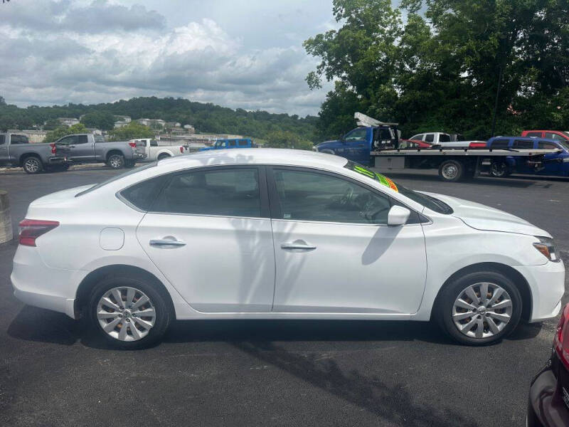 2019 Nissan Sentra S's photo