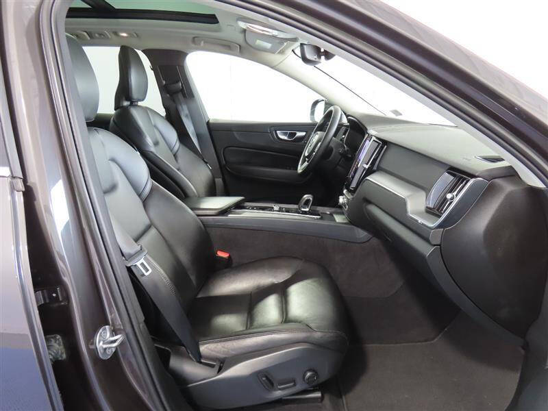 2023 Volvo XC60 B5 Core