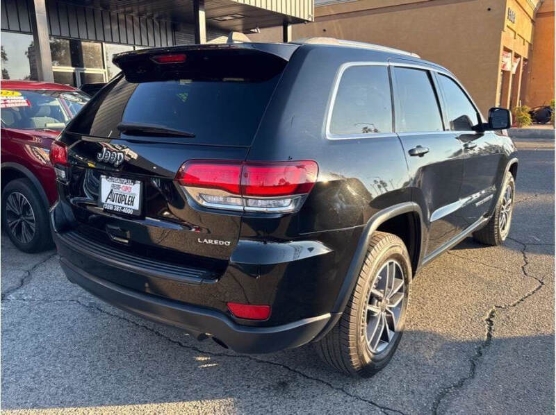 2020 Jeep Grand Cherokee Laredo