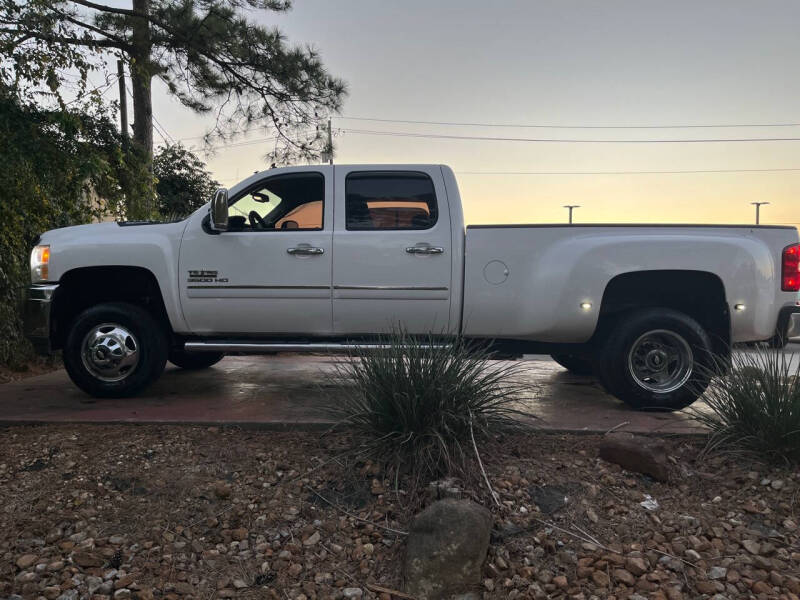 2013 Chevrolet Silverado 3500HD LT photo 14