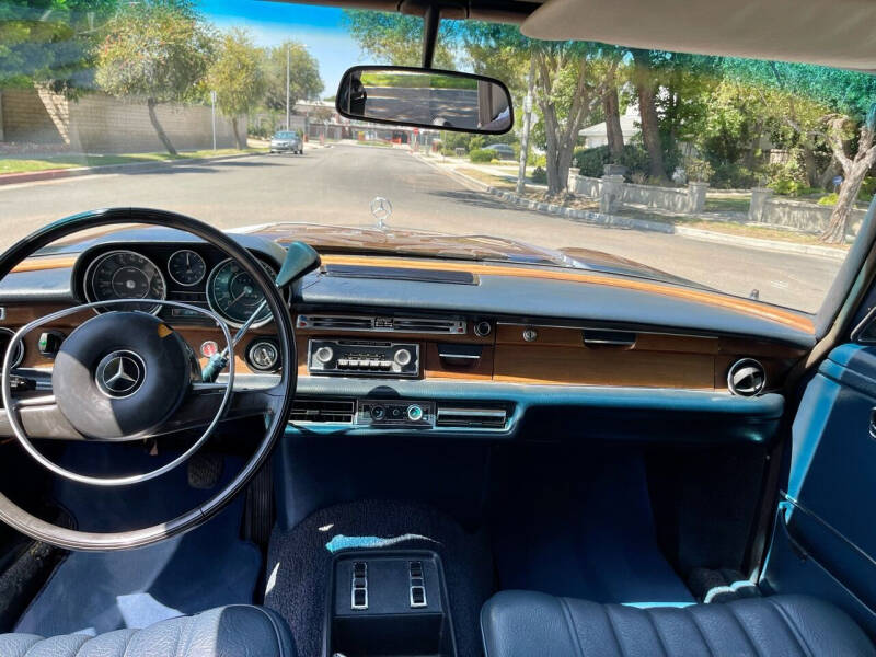 1972 Mercedes-Benz 280-Class