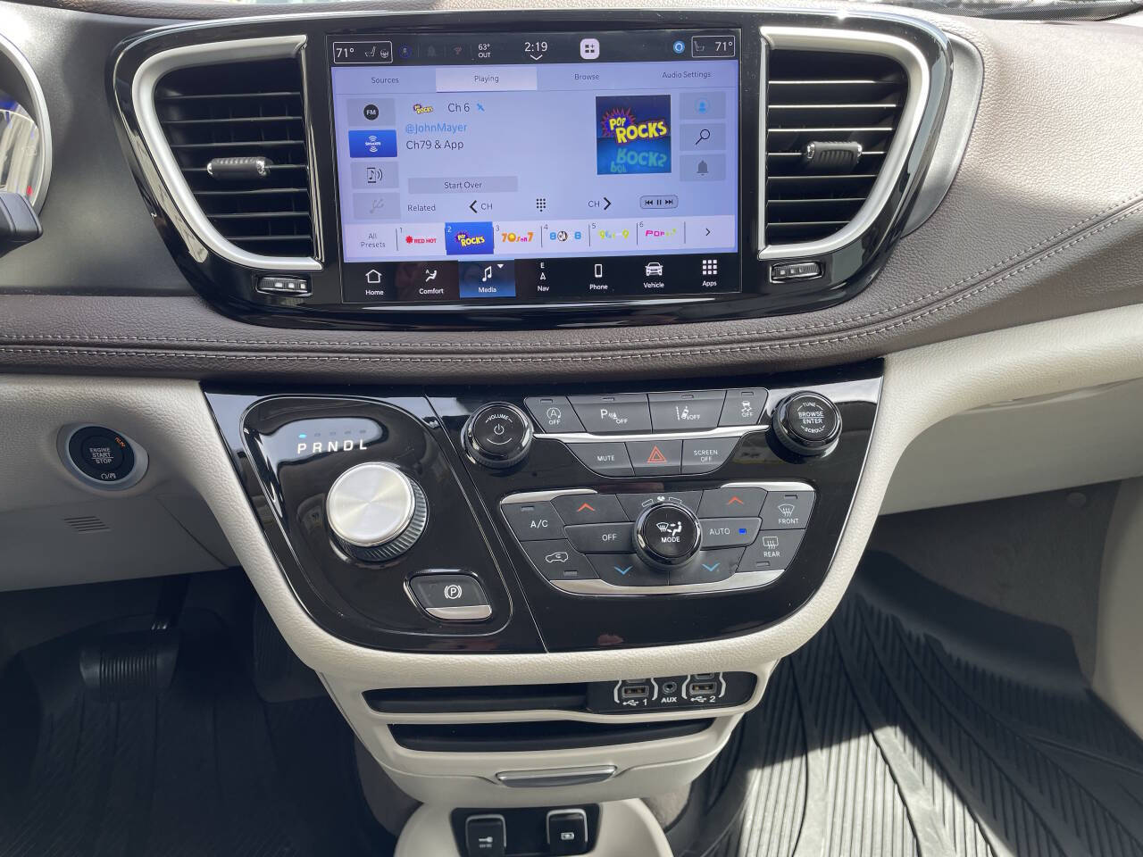 2021 Chrysler Pacifica Touring L photo 9