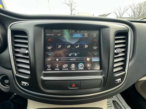 2016 Chrysler 200 Limited Platinum