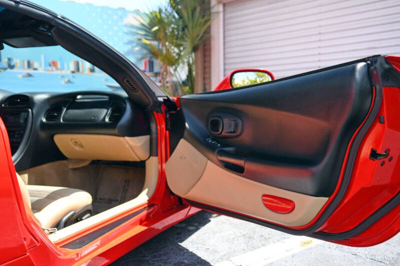 2004 Chevrolet Corvette