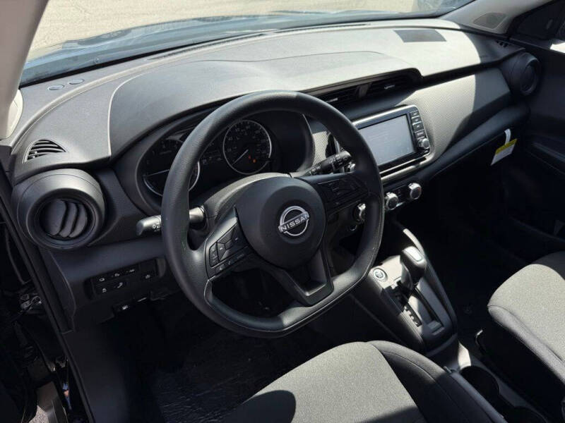 2025 Nissan Kicks Play S