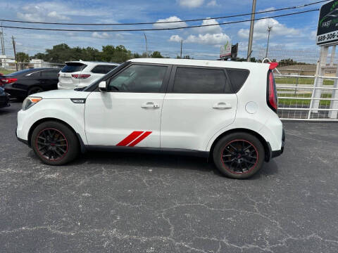 2016 Kia Soul +