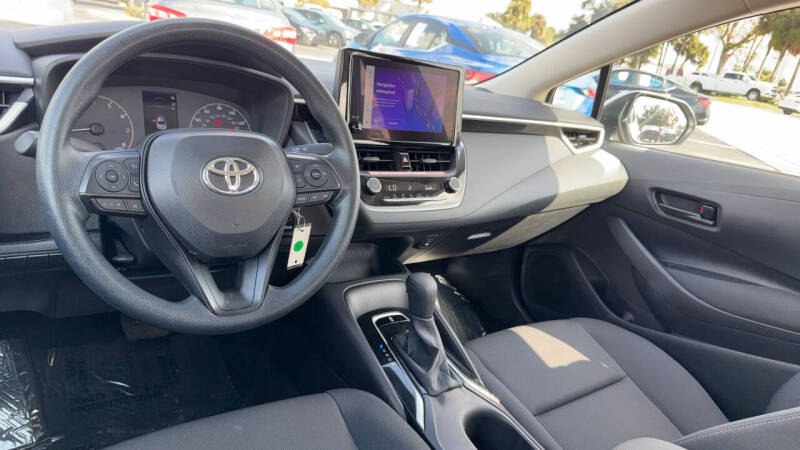 2025 Toyota Corolla LE