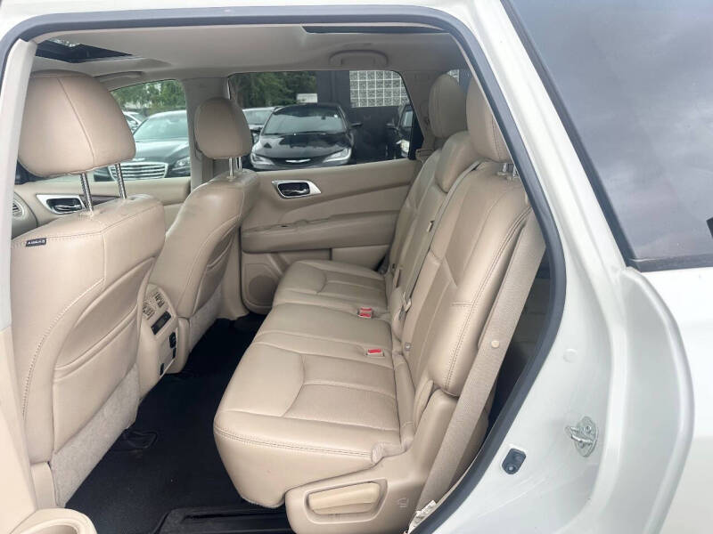 2017 Nissan Pathfinder Platinum