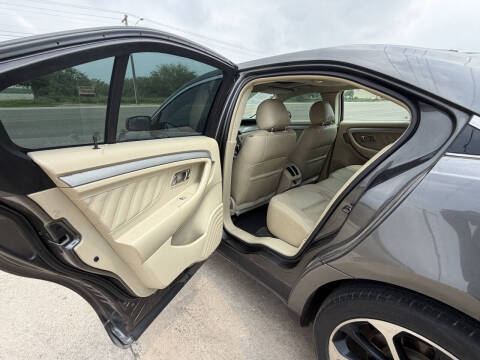 2015 Ford Taurus SEL