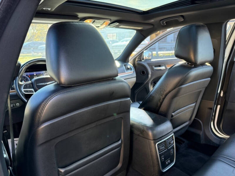 2017 Chrysler 300 C Platinum