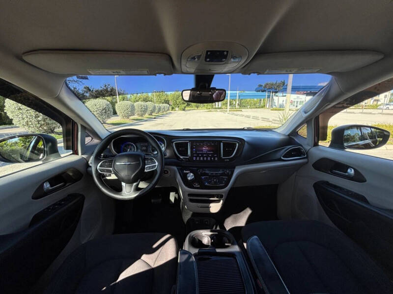 2017 Chrysler Pacifica Touring