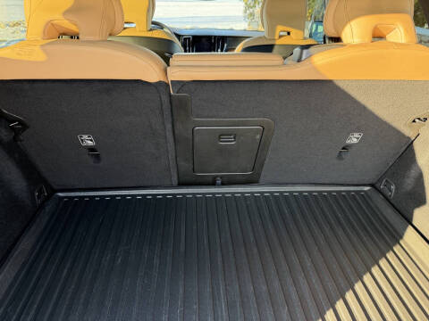 2022 Volvo XC60 B5 Inscription