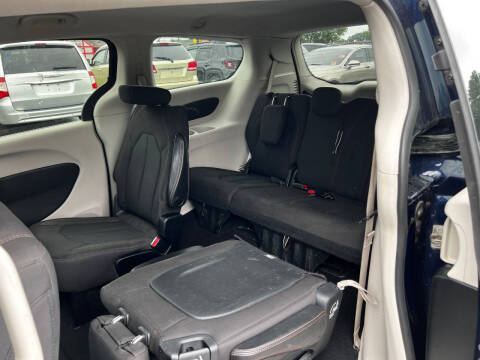 2017 Chrysler Pacifica LX