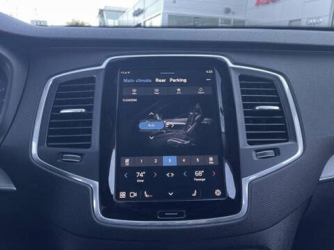 2025 Volvo XC90 B5 Core Bright Theme