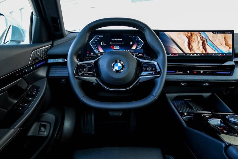 2025 BMW 5 Series 530i xDrive