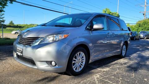 2011 Toyota Sienna for sale at Luxury Imports Auto Sales and Service in Rolling Meadows IL