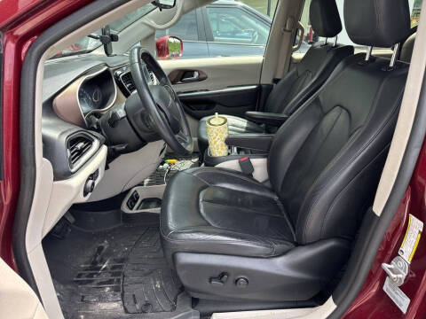 2017 Chrysler Pacifica Touring-L