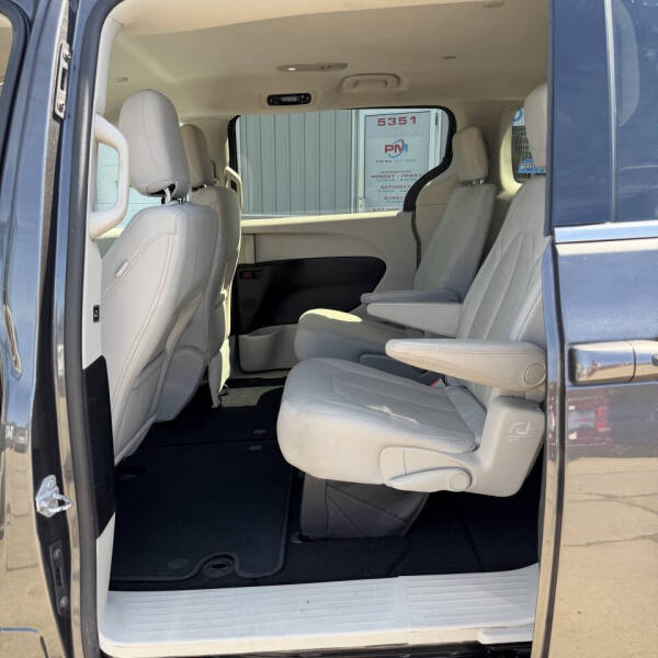 2017 Chrysler Pacifica Touring