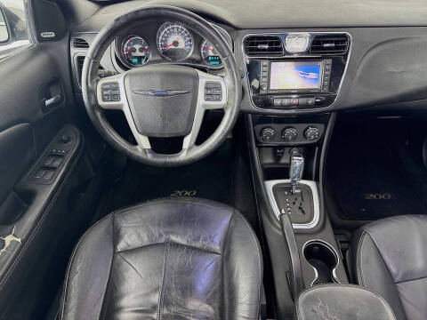 2013 Chrysler 200 Limited