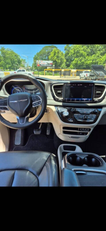 2022 Chrysler Pacifica Touring L