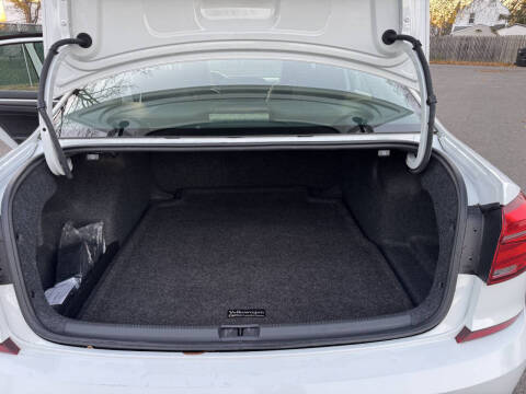 2016 Volkswagen Passat 1.8T R-Line