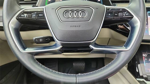 2022 Audi e-tron quattro Premium